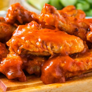 6 piece party wings w/ crinkle fries